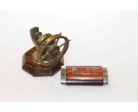 Capstan nutcracker and snuff box (2)