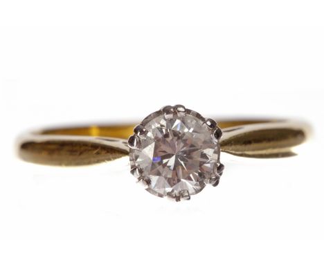 DIAMOND SOLITAIRE RINGset with a round brilliant cut diamond of approximately 0.50 carats, in eighteen carat gold, size K-L, 