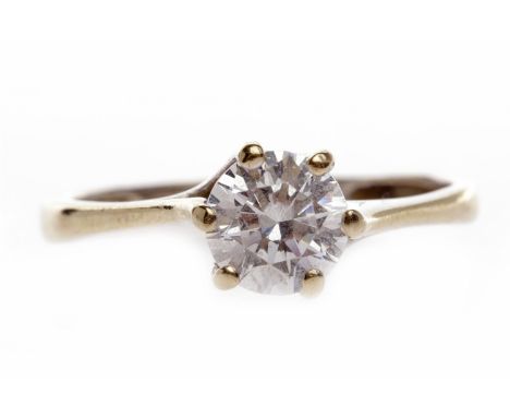 EIGHTEEN CARAT GOLD GEM SET RINGthe round claw set white gem, size J-K, 2.2g