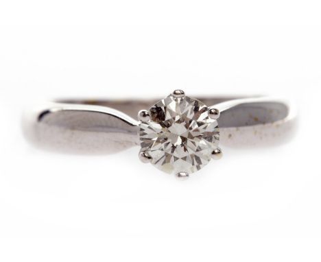 EIGHTEEN CARAT GOLD DIAMOND SOLITAIRE RINGset with a round brilliant cut diamond of approximately 0.47 carats, size I, 3.9g
