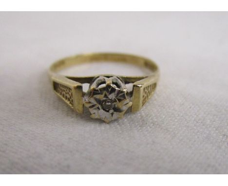 Gold diamond solitaire ring