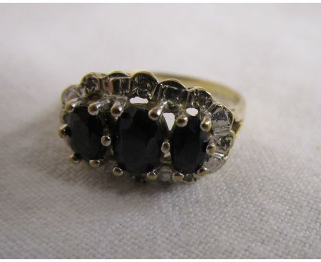 Gold sapphire ring