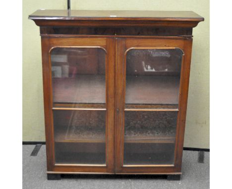 A Victorian mahogany display cabinet with glazed doors, four shelf tiers, 129cm x 114cm x 33cm