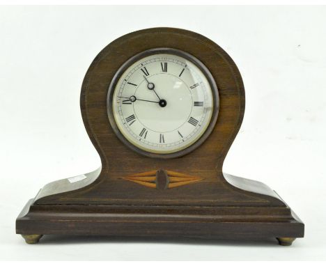 A Swiss (Fontainemelon) mahogany mantle clock with platform escapement, inlaid with geometric marquetry, 25 cm wide 