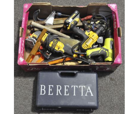 Assorted tools, to include a Dewalt 18c drill, a Ryobi heat gun, saws and hammers and other items 