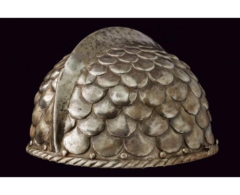 dating: late 16th Century provenance: Italy, Skull in one piece, with a small, smooth comb of triangular section, the surface