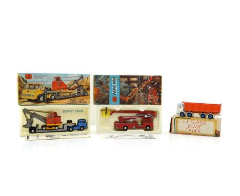 A Corgi Major toys gift set No. 27, machinery carrier with Bedford tractor unit and Priestman 'cub' shovel, in original box, 