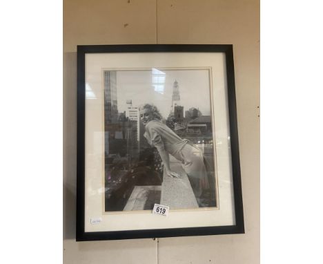 A Marilyn in new york framed photo print 49 x 41cm in frame