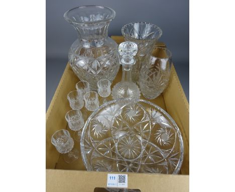 Large crystal vase, two other crystal vases, decanter, shallow bowl and a set of six sherry glasses   Condition Report   Clic