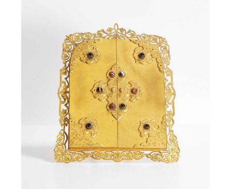 Thos. Agnew & Sons, a Victorian gilt-brass and agate-mounted photo frame, signed 'THOS. AGNEW &amp; SONS MANCHESTER', 22.5cm 
