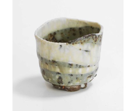 ▲ Ewen Henderson (1934-2000), a small bowl, 1970s, mixed clays,7.5cm diameter7cm high