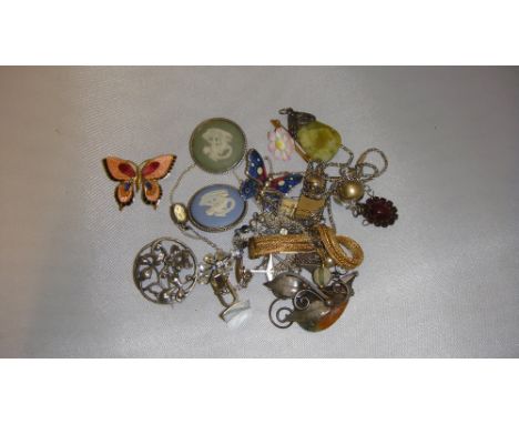 Bag of assorted costume jewellery including silver Wedgwood jasperware brooches, hardstone pendants mounted in silver, silver