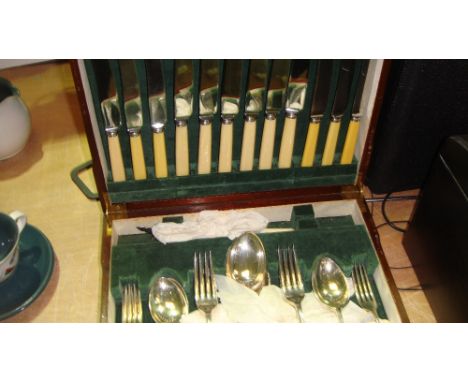 Vintage canteen of cutlery