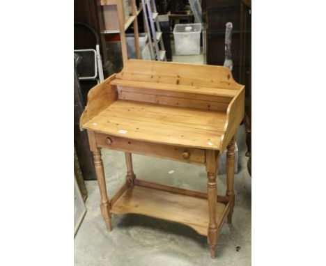 Pine Washstand with Single Drawer and Pot Shelf below