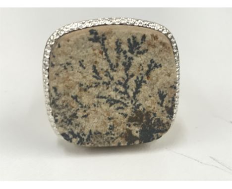 A gentleman's silver dendrite fossil ring