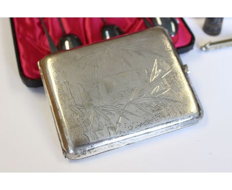 An Oriental silver cigarette case stamped 'sterling', decorated bamboo to the front, a Georgian silver snuff box, a silver ci