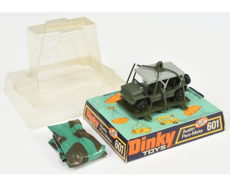Dinky Toys 601 Military Austin Para-Moke - Green including plastic platform, grey canopy, black speedwheels, complete with pa