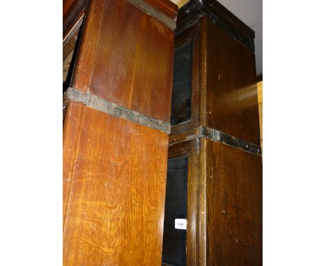 Globe Wernicke type oak five section bookcase CONDITION REPORT This is now 4 section not 5. Glass all present, minor scratchi