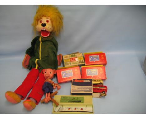 Childrens toy puppet in the form of a lion and another in the form of a piglet, Crescent series die-cast painted metal model 