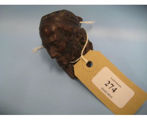 Carved burr wood figural carved pipe bowl in the form of Voltaire