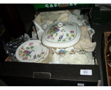 Extensive Wedgwood cuckoo pattern dinner and tea service