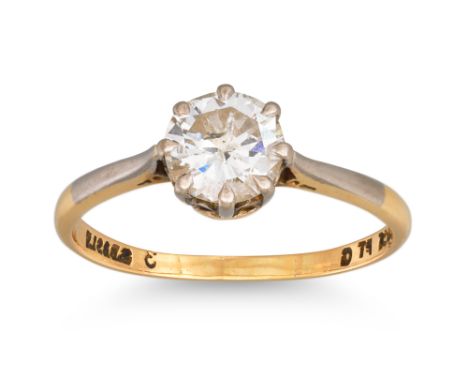 A DIAMOND SOLITAIRE RING, mounted in 18ct yellow gold. Estimated: weight of diamond: 0.90 ct. colour and clarity: I, PI size 