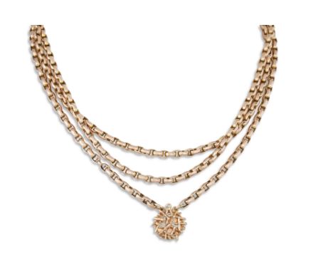 A ANTIQUE GOLD MUFF CHAIN