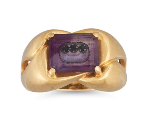 A VINTAGE DRESS RING, mounted in 18ct gold, 6.1 g. Size: Q