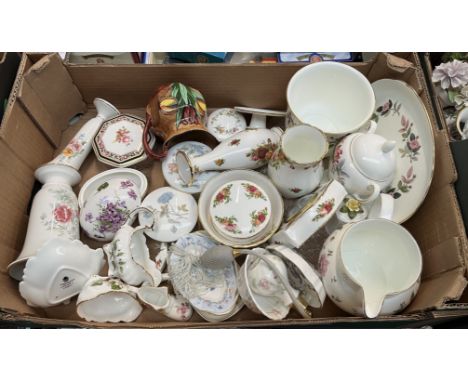 5 pieces of Royal Albert ‘Old Country Roses’ china with other items by Wedgwood, Hammersley etc. (total of 30 items) 