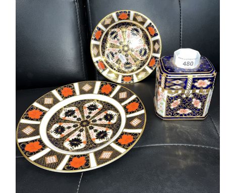 3 pieces of Royal Crown Derby Imari ware - 1128 pattern plate diameter appx 21.5cm; 1128 pattern dish diameter appx 16cm; tea