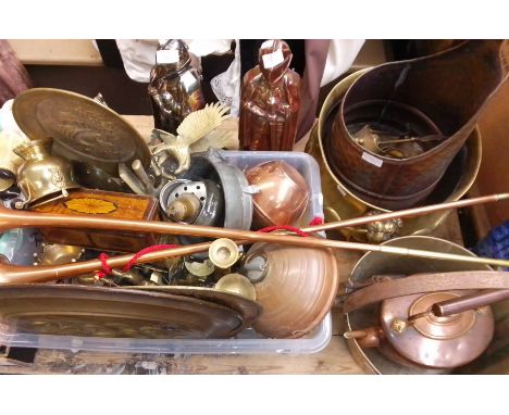 A box of copper and brass, 2 fire tidies, a door stop in shape of a dragon, brass jam pan, copper kettle, copper coal scuttle