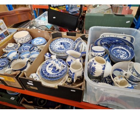 A mixed lot of blue and white ceramics, willow pattern, Mason's, Spode, Chinese ceramics, etc. ( 3 boxes ). 