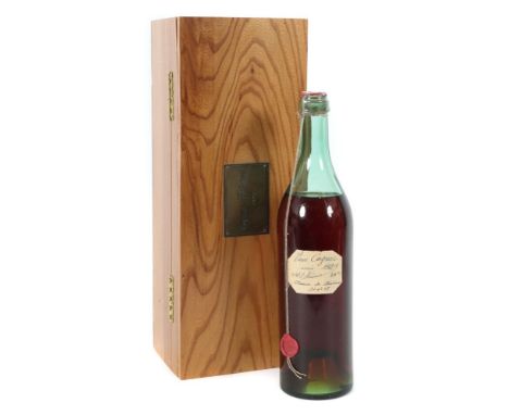 1 Flasche Cognac LhéraudVieux Cognac, Domaine de Lasdoux, 1929, 43,8% vol., 0,7 l, in OHK. Etikett mit part. Fehlstellen, lei