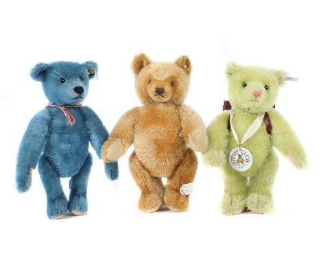 3 Teddy BärenSteiff, 1 x Brummbär, 1994, cremefarbenem limitiert auf 3000 Stk., Schärpe fehlend, H: 35 cm; 1 x Schulanfänger,