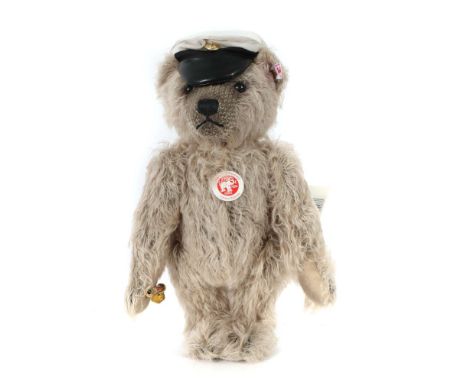TeddybärSteiff, Teddy "Kapitän Keith", Nr. 006333, limitierte Auflage 299/1500, Mütze und Signalhorn, Knopf, Fahne, Etiketten