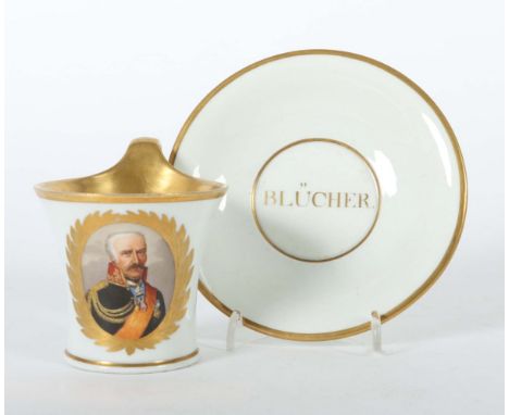 Portraittasse mit UntererKPM, Berlin, wohl 19. Jh., Porzellan, glasiert und mit sehr feiner Aufglasurmalerei und Goldstaffage