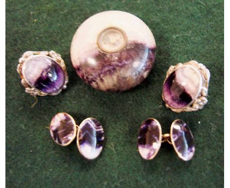 Blue John objects: a pair of 9ct gold cufflinks of oval form with Blue John panels, 4.8g gross, a pair of white metal earring