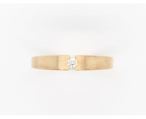 Ring mit einem BrillantenMaterial: 375 GoldDiamanten: 1 Brillant ca. 0,08 ct, VS, K - LGröße: 66, 21 mmGesamtgewicht: 3,1 gDa