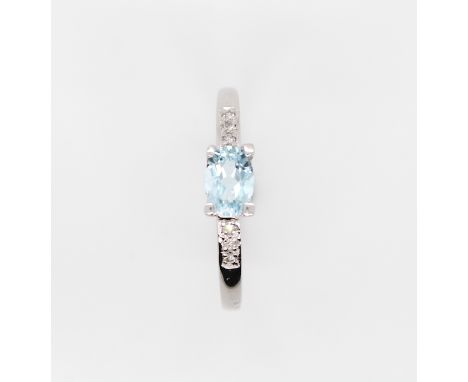  Ring mit einem Topas und Diamanten  Material: 333 Weißgold Diamanten: Diamanten, ges. ca. 0,04 ct Edelsteine: Topas Größe: 6