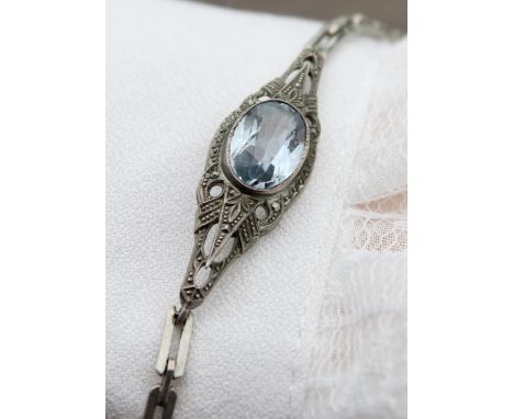 Vintage Armband aus SilberMaterial: 835 SilberEdelsteine: blauer synthetischer SpinellLänge: 18 cmGesamtgewicht: 7,3 gDatieru
