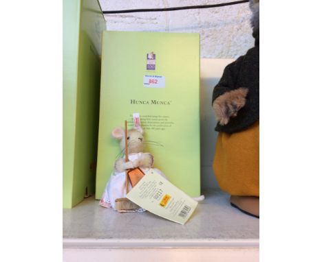 A STEIFF HUNCA MUNCA TEDDY WITH BOX     F5