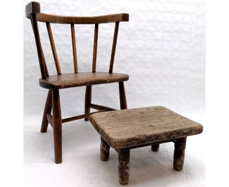 Antique Elm Windsor stick &amp; bow back child's Chair, signs of old worm to seat, 50 cm high, 33 cm wide, 22 cm deep, t/w ru