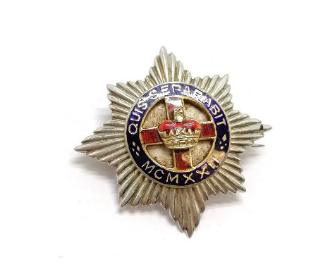 9ct hallmarked white / yellow gold 4th/7th Royal Dragoon Guards sweetheart brooch / badge with enamel detail - 7.1g total wei