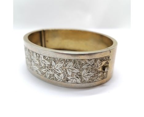 Sterling silver marked gilt bangle with engraved detail to front - 5.5cm internal &amp; 18.7g ~ no obvious damage 