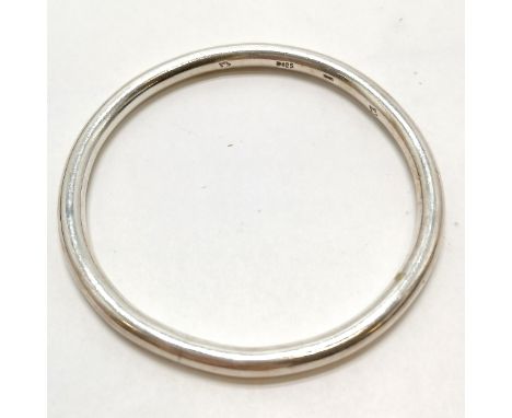 Sterling silver solid bangle - 6cm internal diameter &amp; 41g 