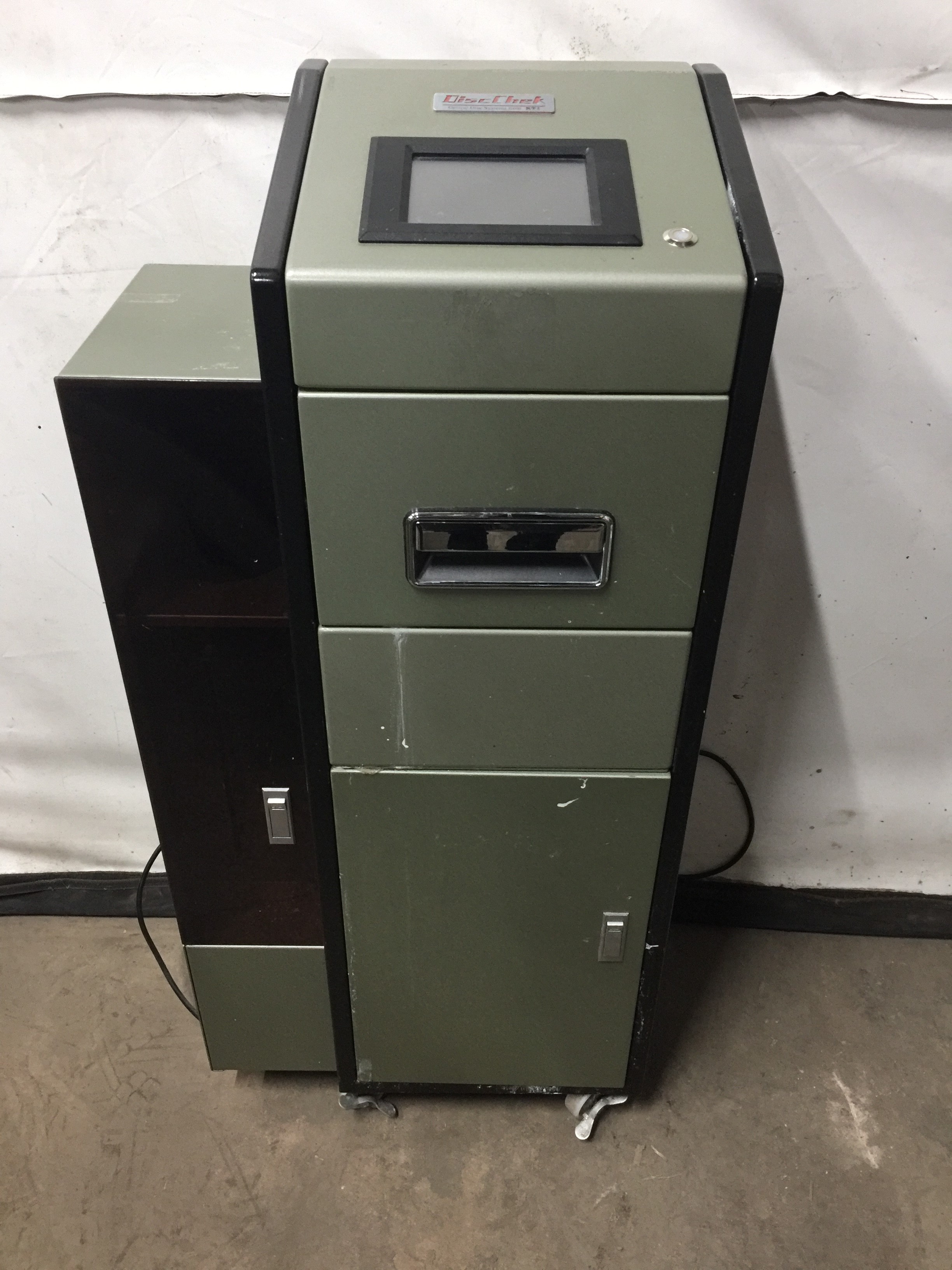 Eco Master disc repair machine The Eco Master is an automated disc