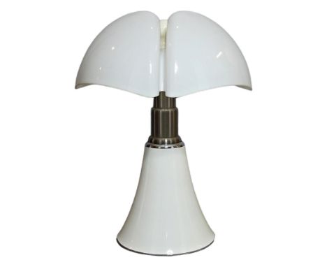 Martinelli Luce/Gae Aulenti, Designerlampe Pipistrello Design von Gae Aulenti (1927 Palazzolo dello Stella – 2012 Mailand) fü