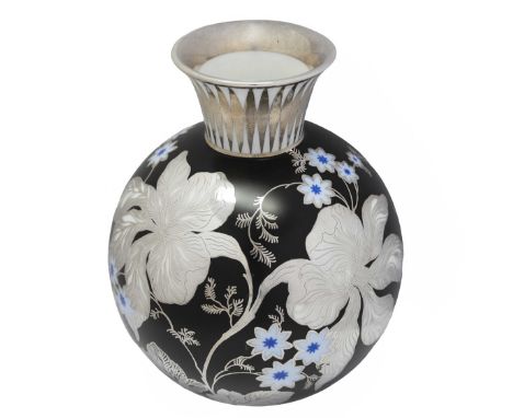 Rosenthal, Bauchige Vase sehr gute Erhaltung, keine Chips, keine Kratzer, mit blauen Blüten und silbernen Blättern, H 22 cm, 