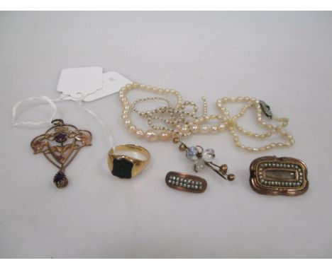 An 18ct bloodstone ring (5g), a split pearl and hairwork memorial brooch and another similar, an unmarked Art Nouveau and ame