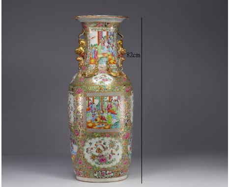 China - large Canton porcelain vase (82cm) with figures, 19th century. - Weight: 19.80 kg - Shipping unavailable - Region: Ch